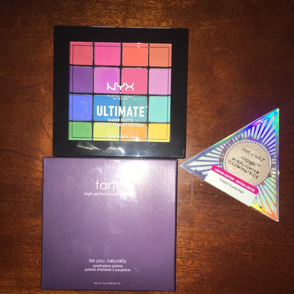 Make up bundle.